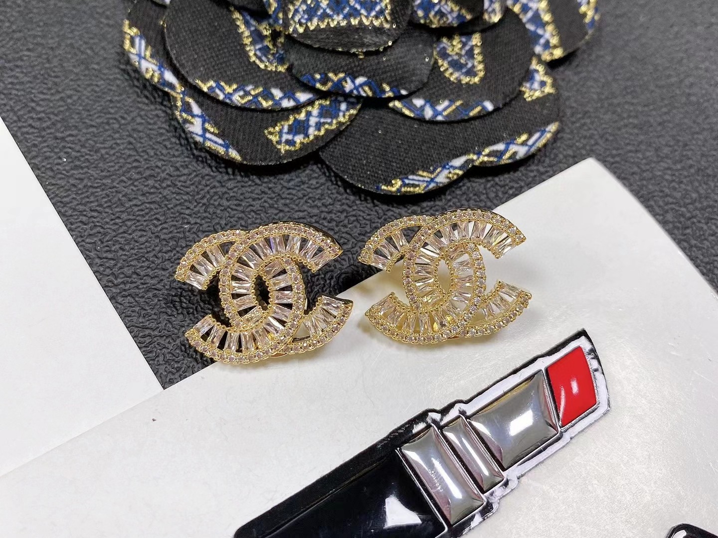 ch**el square D1am0nd earring 01