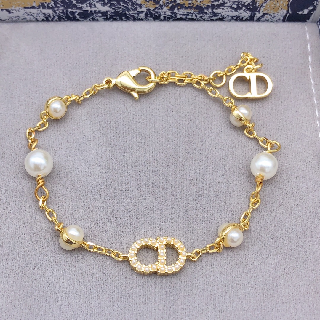 D10r cd golden peal bracelet