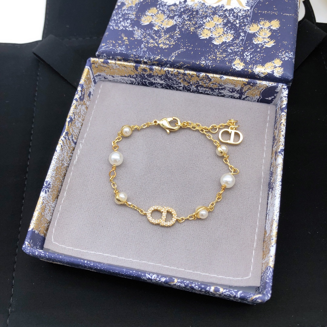 D10r cd golden peal bracelet