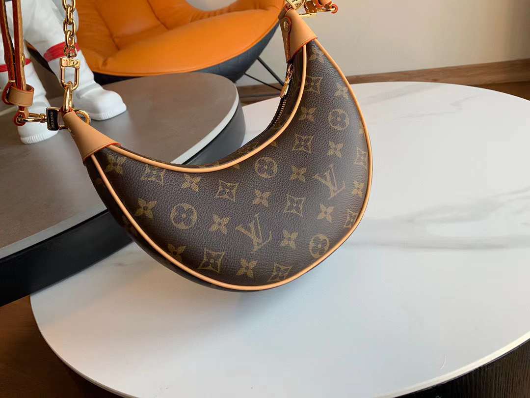 lv loop bag monogram 23cm