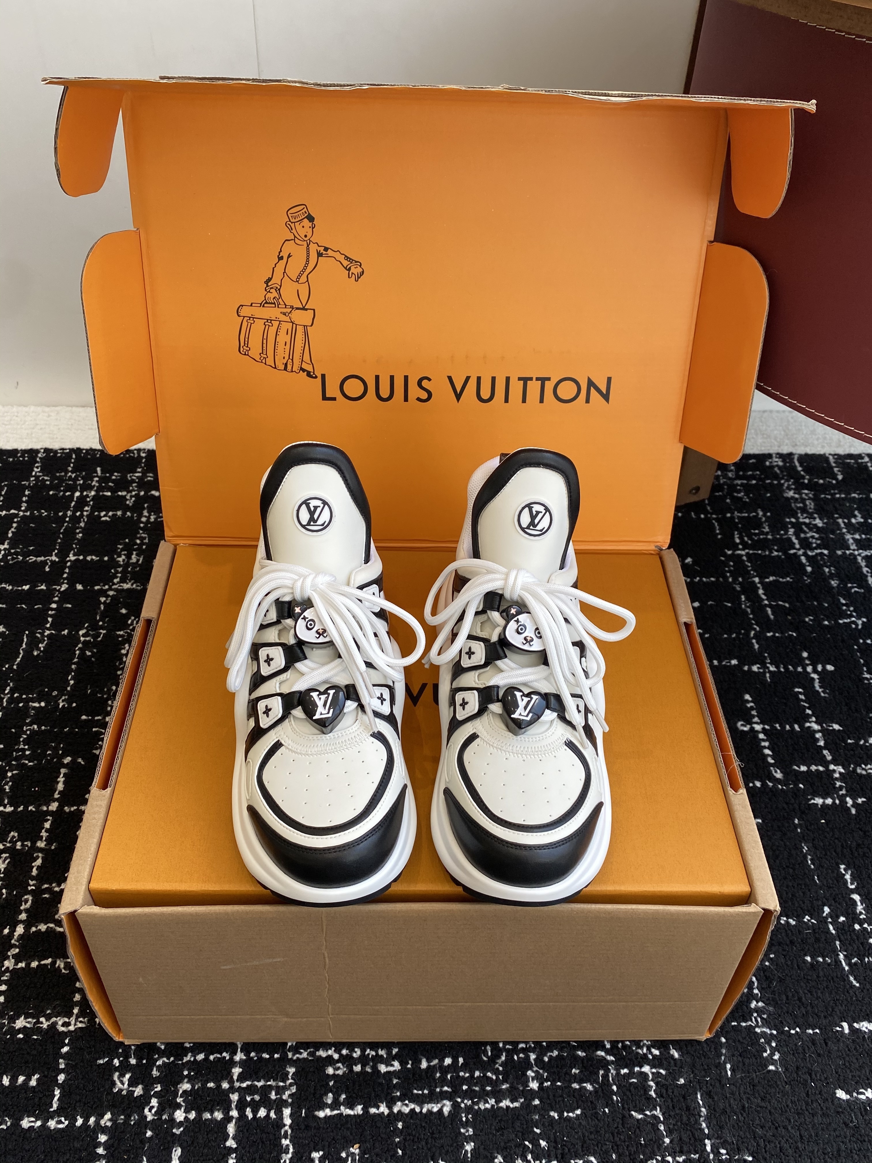 LV Sneaker 06