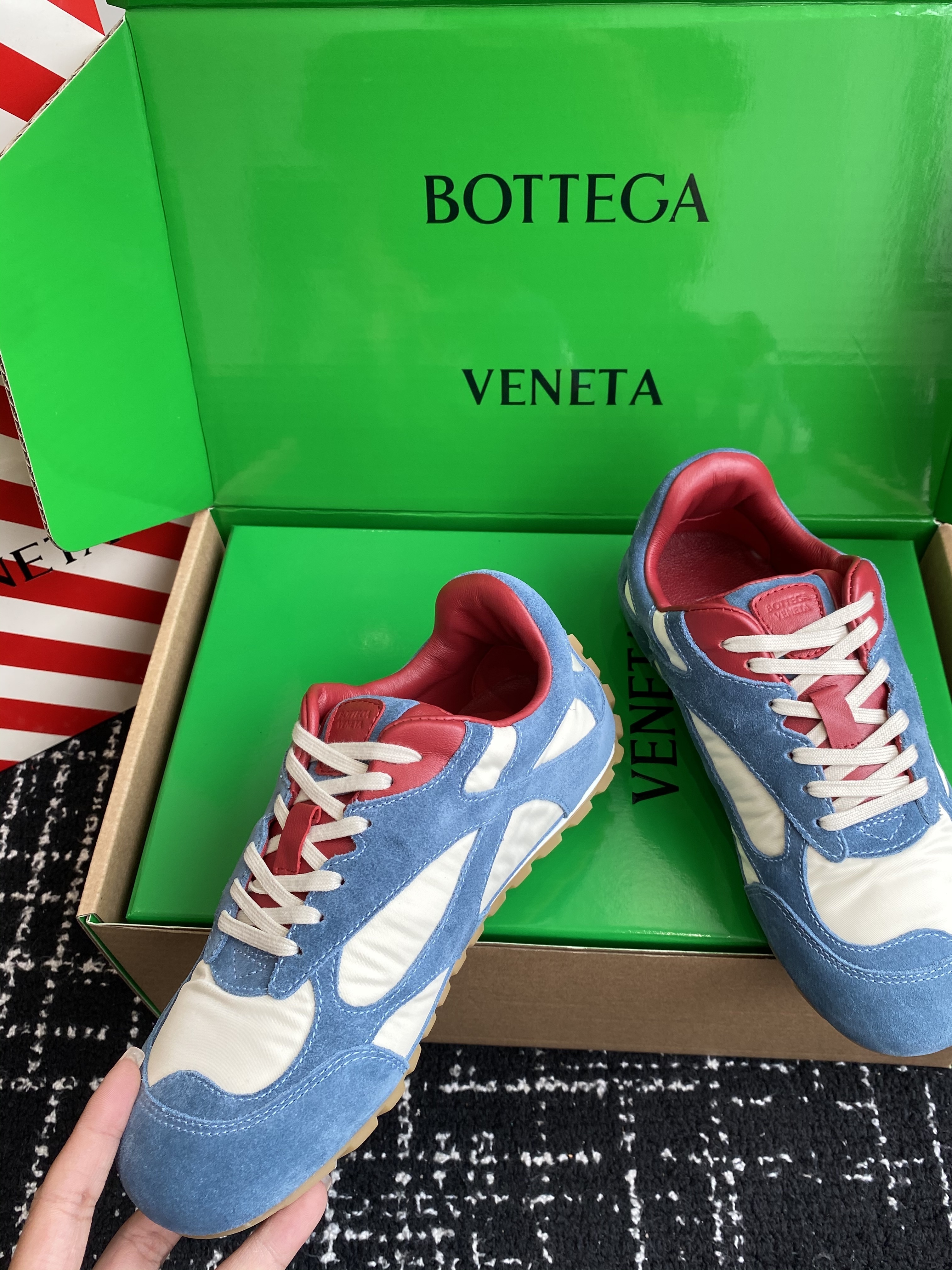 b0tt*ga Ven*ta sneaker 04