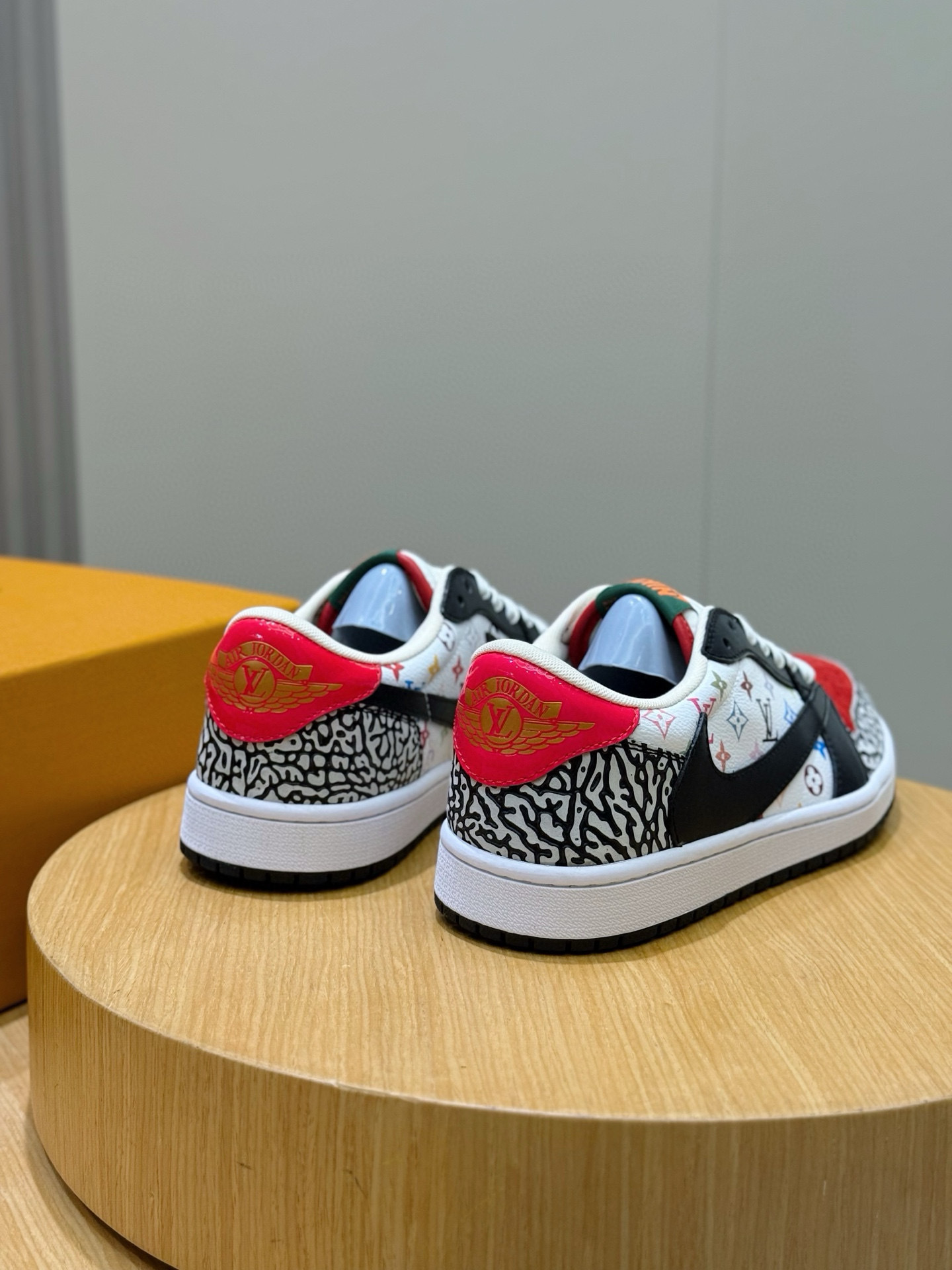 Lv Nike Collaboration Sneakers 04